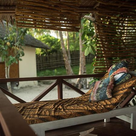 Simeulue Surflodges Lasikin Exterior foto