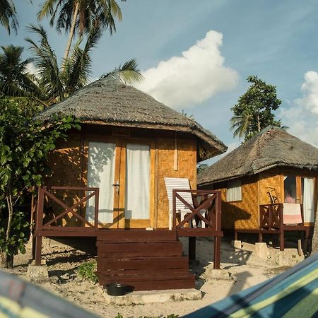 Simeulue Surflodges Lasikin Exterior foto