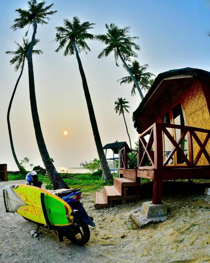 Simeulue Surflodges Lasikin Exterior foto
