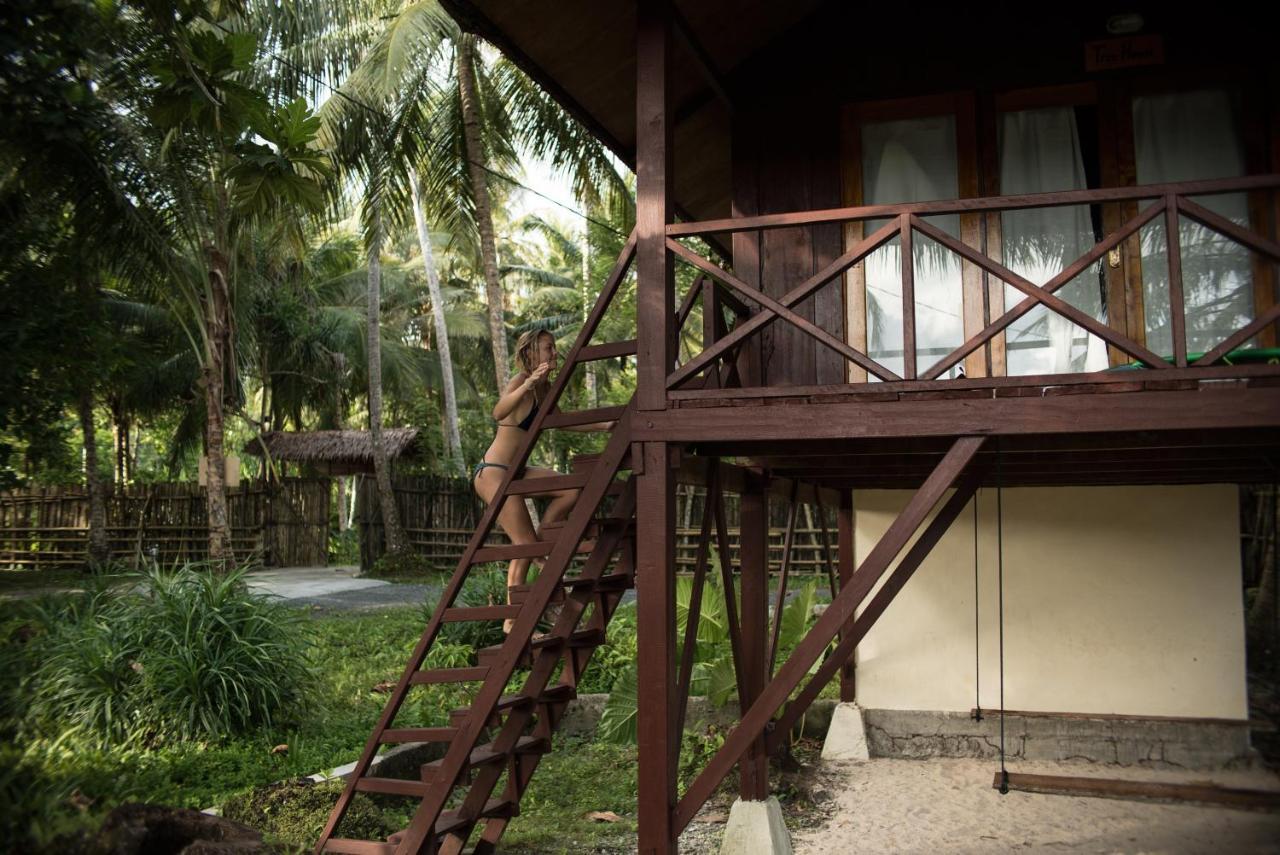Simeulue Surflodges Lasikin Exterior foto